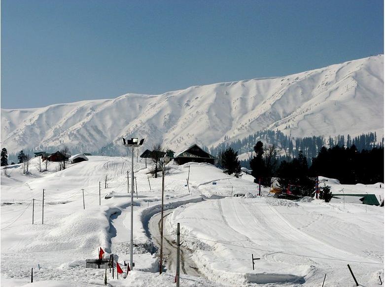 Hotel Alpine Ridge Gulmarg Exterior photo